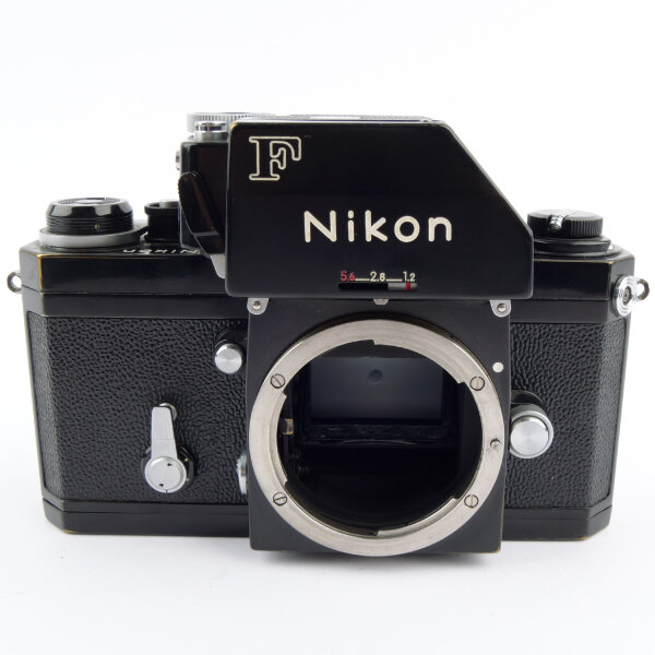 Nikon F Photomic Black w. Nikkor 1.4/50mm