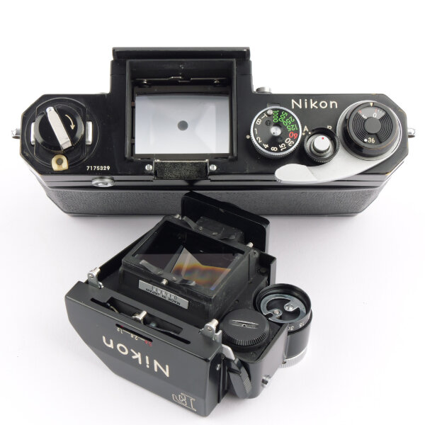 Nikon F Photomic Black w. Nikkor 1.4/50mm
