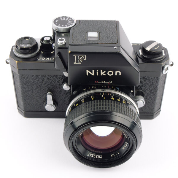 Nikon F Photomic Black w. Nikkor 1.4/50mm