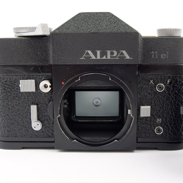 ALPA Reflex 11EL w. Macro Switar 1.9/50mm AR Black Crincle Finish