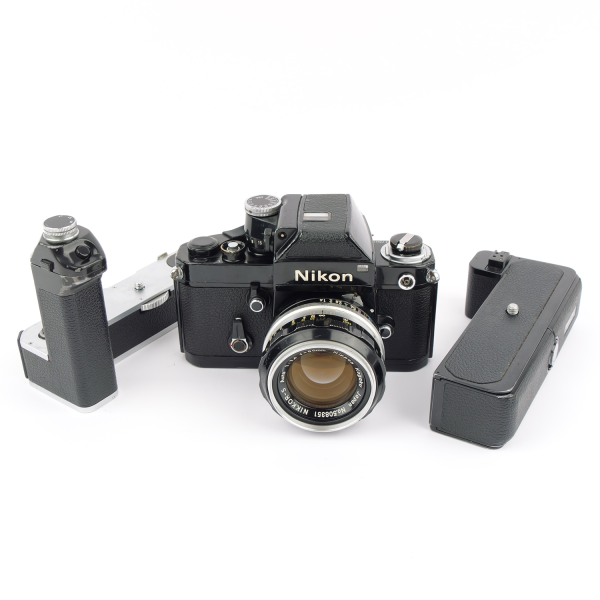 Nikon F2 + MD-2 + MB-1+ DP-1 w. Nikkor-S 1.4/50mm