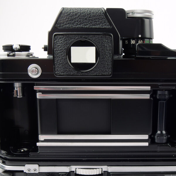 Nikon F2 Photomic + MD-1 + MB-1 + DP-1  w. Nikkor S.C 1.4/50mm