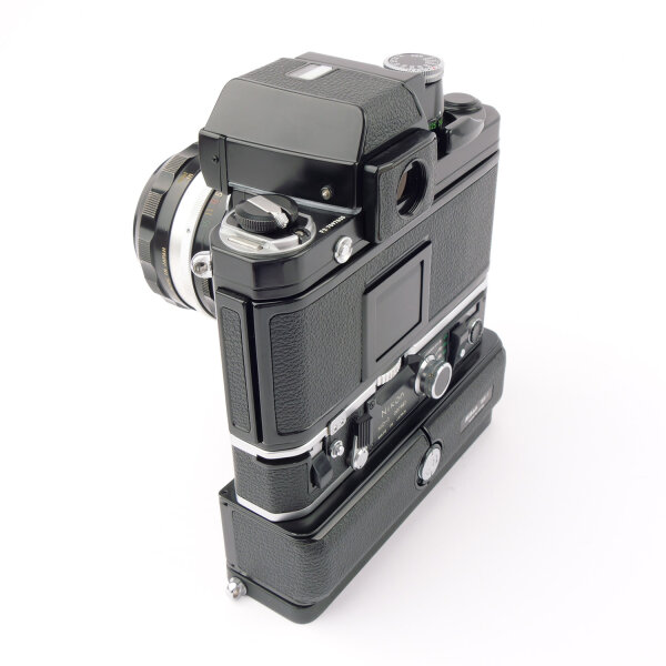 Nikon F2 Photomic + MD-1 + MB-1 + DP-1  w. Nikkor S.C 1.4/50mm