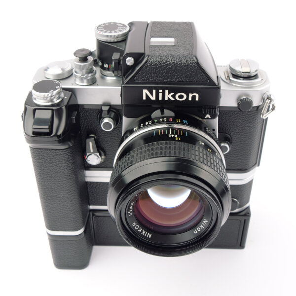 Nikon F2 Photomic A + MD-1 + MB-1 + DP-11  w. Nikkor Ai 1.4/50mm MINT
