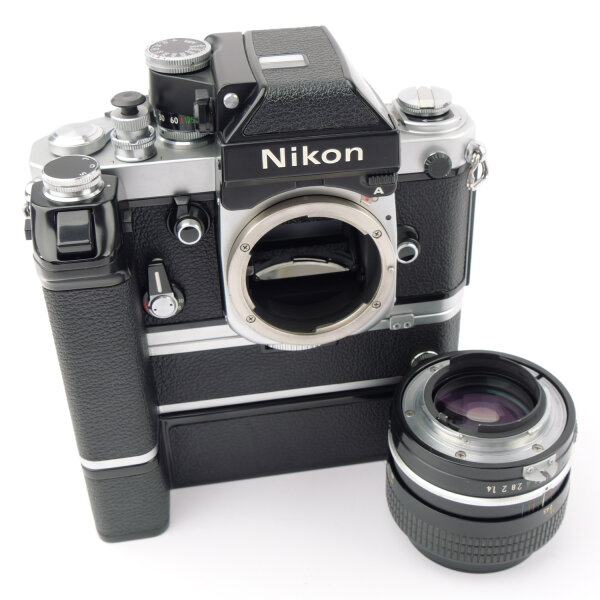 Nikon F2 Photomic A + MD-1 + MB-1 + DP-11  w. Nikkor Ai 1.4/50mm MINT