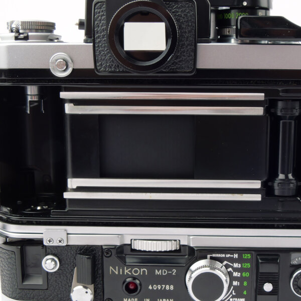 Nikon F2 Photomic A + MD-2 + MB-1 + DP-1 + DL-1 w. Nikkor Ai 1.8/50mm