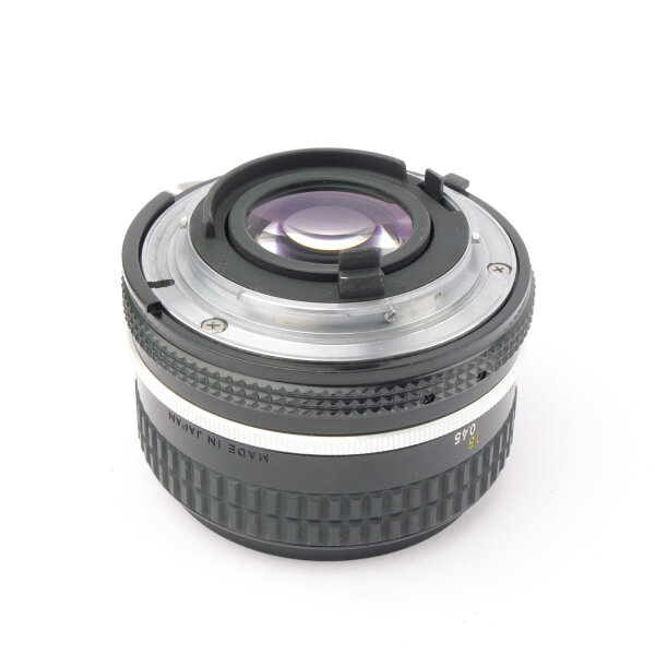 Nikon F2 Photomic A + MD-2 + MB-1 + DP-1 + DL-1 w. Nikkor Ai 1.8/50mm