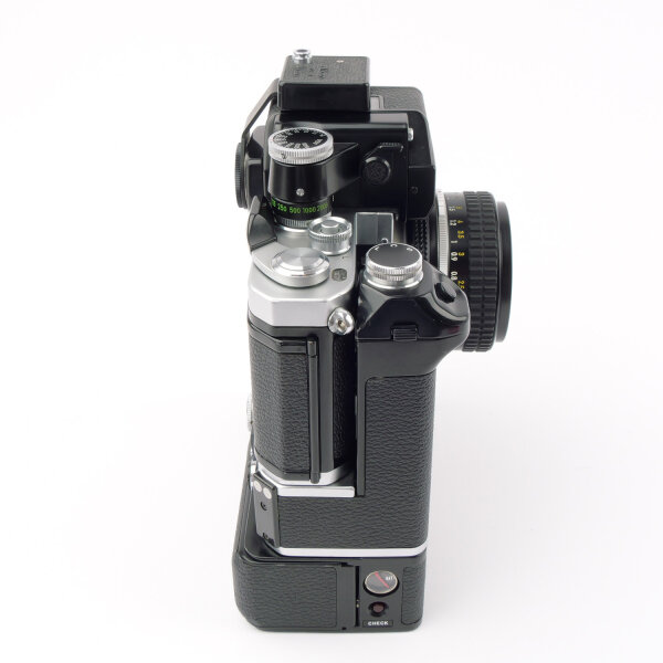 Nikon F2 Photomic A + MD-2 + MB-1 + DP-1 + DL-1 w. Nikkor Ai 1.8/50mm