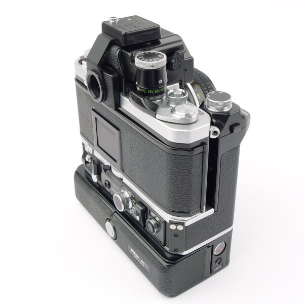 Nikon F2 Photomic A + MD-2 + MB-1 + DP-1 + DL-1 w. Nikkor Ai 1.8/50mm