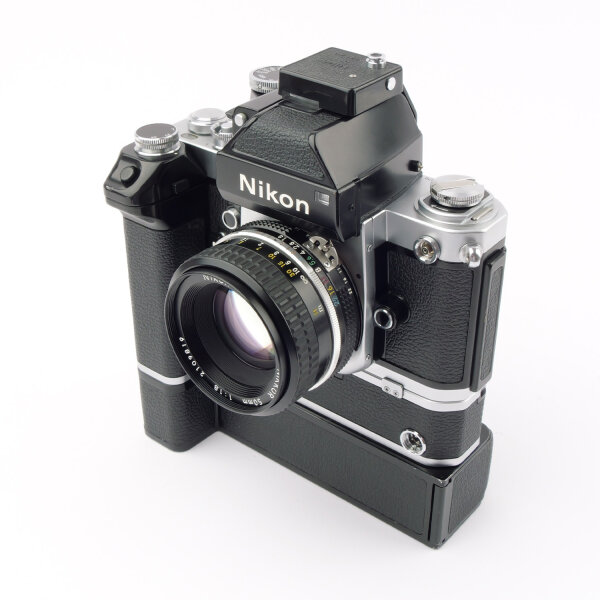 Nikon F2 Photomic A + MD-2 + MB-1 + DP-1 + DL-1 w. Nikkor Ai 1.8/50mm
