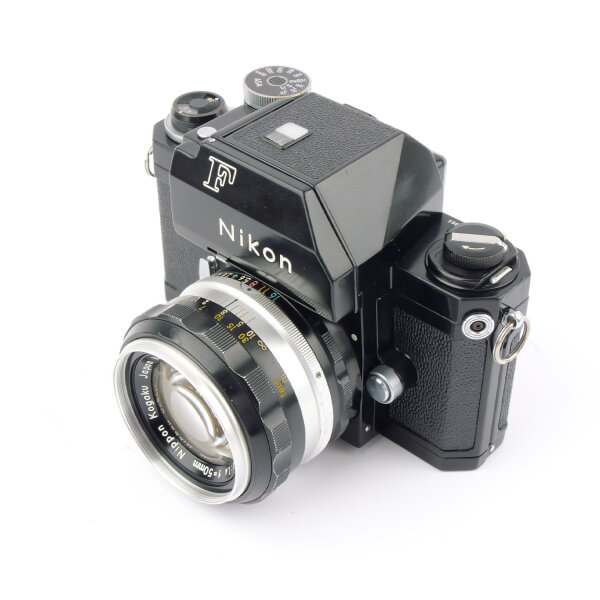 Nikon F Photomic Tn Black Paint w. Nikkor-S Auto 1.4/50mm