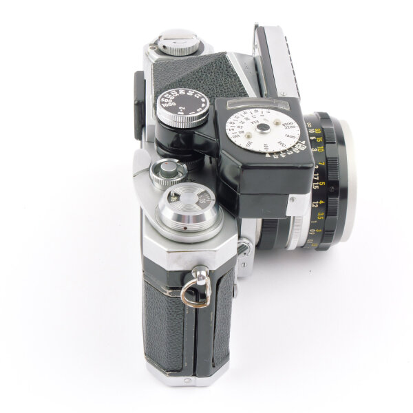 Nikon F Eyelevel + Nikon Clip on Meter III w. Nkkor-H 2/50mm