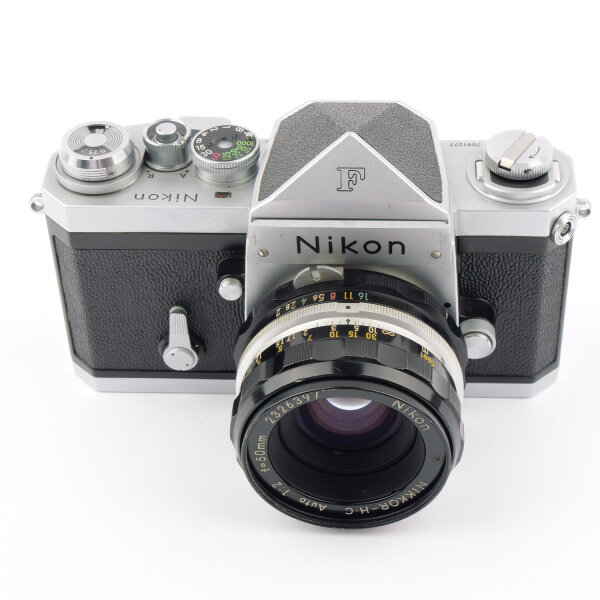Nikon F Eyelevel w. Nkkor-H.C 2/50mm