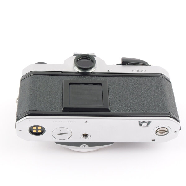 Nikon FM Chrome Body NEAR MINT