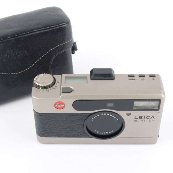 Leica Minilux Summarit 2.4/40mm 35mm Point & Shoot