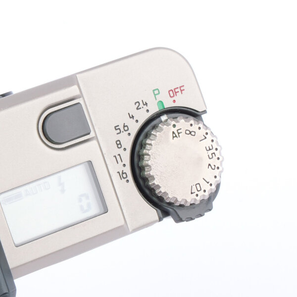 Leica Minilux Summarit 2.4/40mm 35mm Point & Shoot