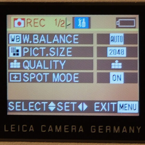 Leica D-LUX 18237 First Gen Digital Camera