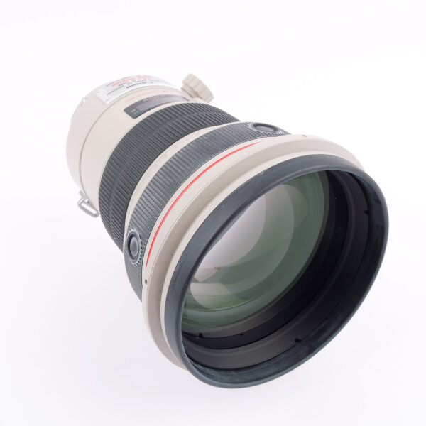 Canon EF 2/200mm L IS USM w. Case MINT