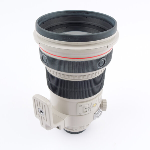Canon EF 2/200mm L IS USM w. Case MINT