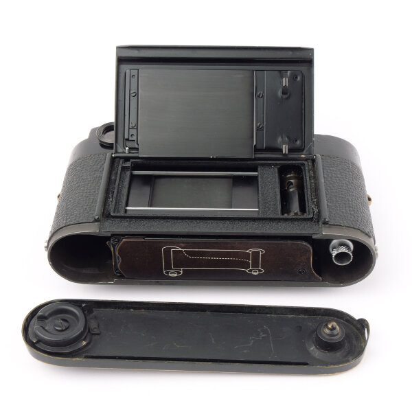 Leica M2 Black Paint 1963 Original Black Paint