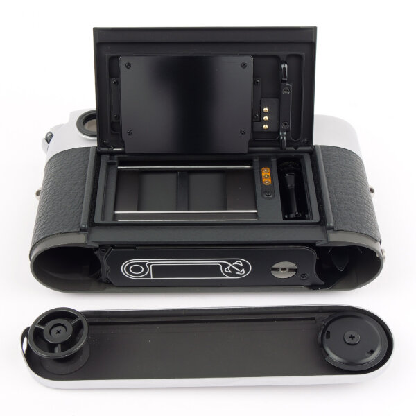 Leica M7 0,72 Chrome 10504 NEAR MINT BOXED