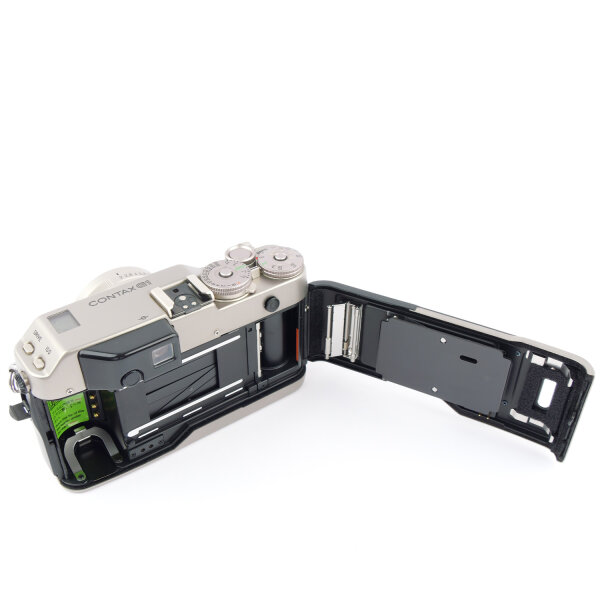 Contax G1 Green Label Planar 2/45mm Databack
