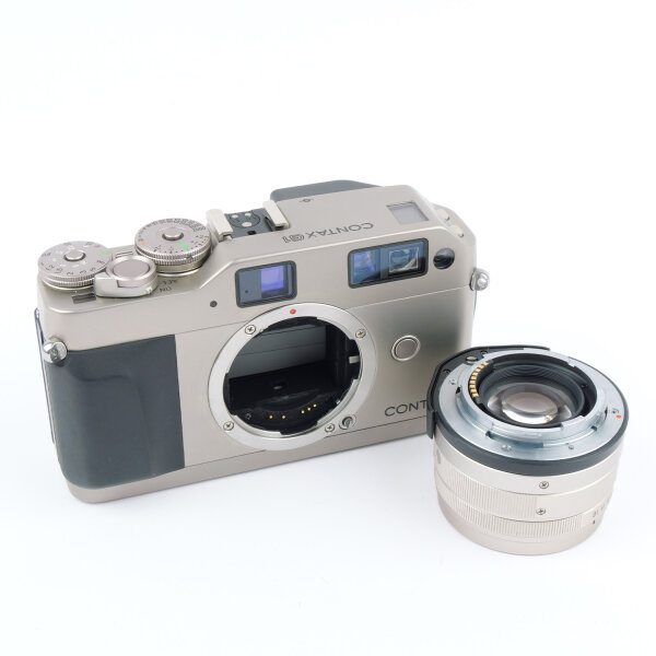 Contax G1 Green Label Planar 2/45mm Databack