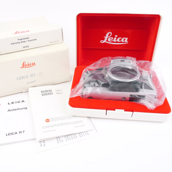 Leica R7 10067 Chrome SLR NEAR MINT BOXED