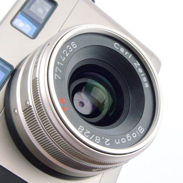 Contax G1 Green Label Biogon 2.8/28mm T*