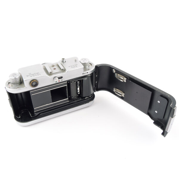 Robot Royal Mod. III 24x24 w. Xenar 2.8/38mm NOTTESTED