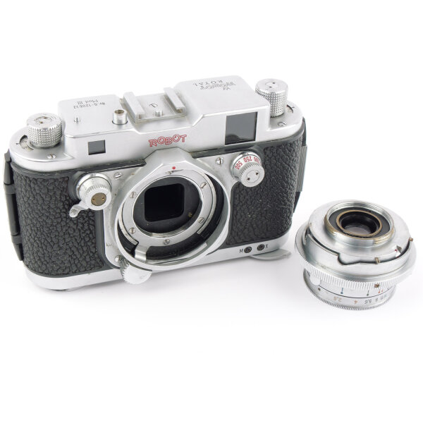 Robot Royal Mod. III 24x24 w. Xenar 2.8/38mm NOTTESTED