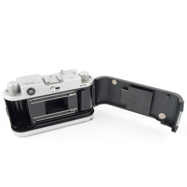 Robot Royal 36 36x24 Ragefinder Camera