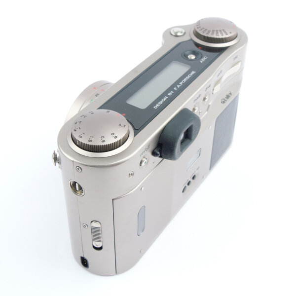 Rollei QZ 35 T by F.A. Porsche DEFECTIVE