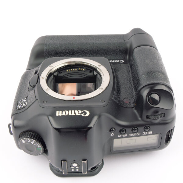 Canon EOS 5D w. BG-E4 w. 5x BP-511 / 511a NOTTESTED