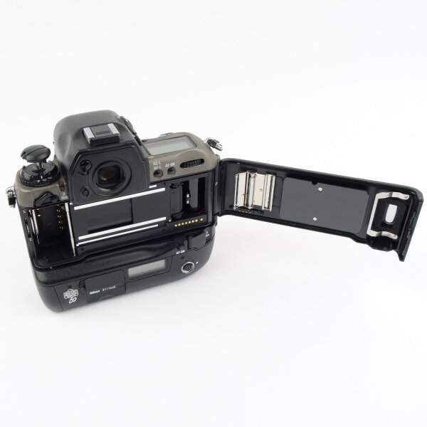 Nikon F5 50th Anniversary NEAR MINT FULL SET