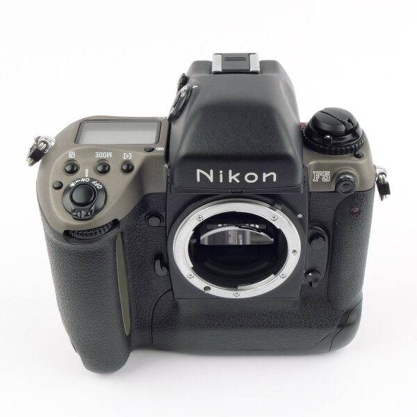 Nikon F5 50th Anniversary NEAR MINT FULL SET