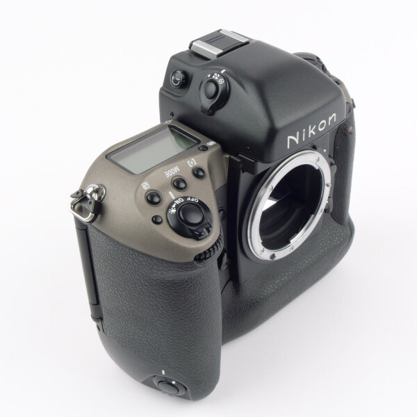 Nikon F5 50th Anniversary NEAR MINT FULL SET