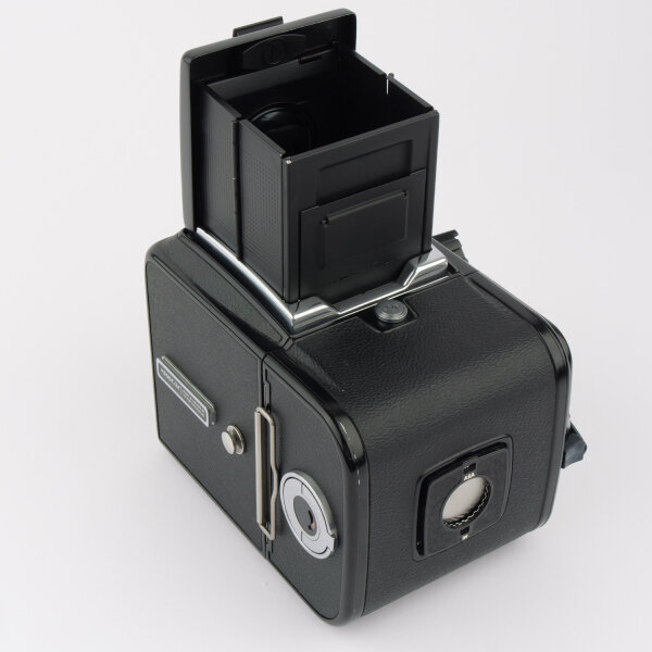 Hasselblad 500C/M w. A12 All Black Japanese Market Star Model