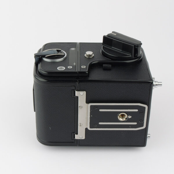 Hasselblad 500C/M w. A12 All Black Japanese Market Star Model